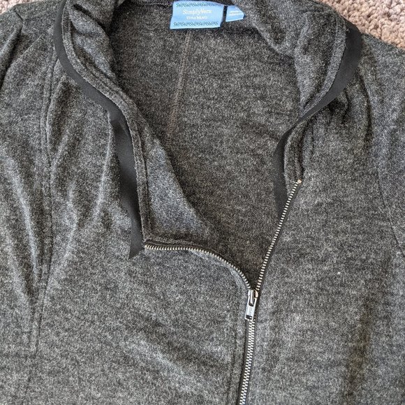 *Grey Zippered Sweater by Simply Vera- Size M - Picture 2 of 5